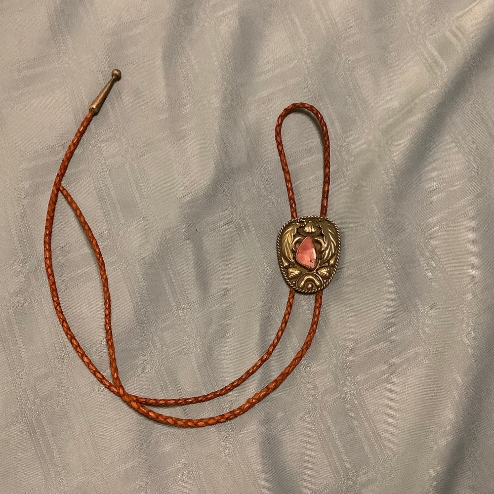 ALPACA MEXICO SILVER PINK ROCK BOLO TIE